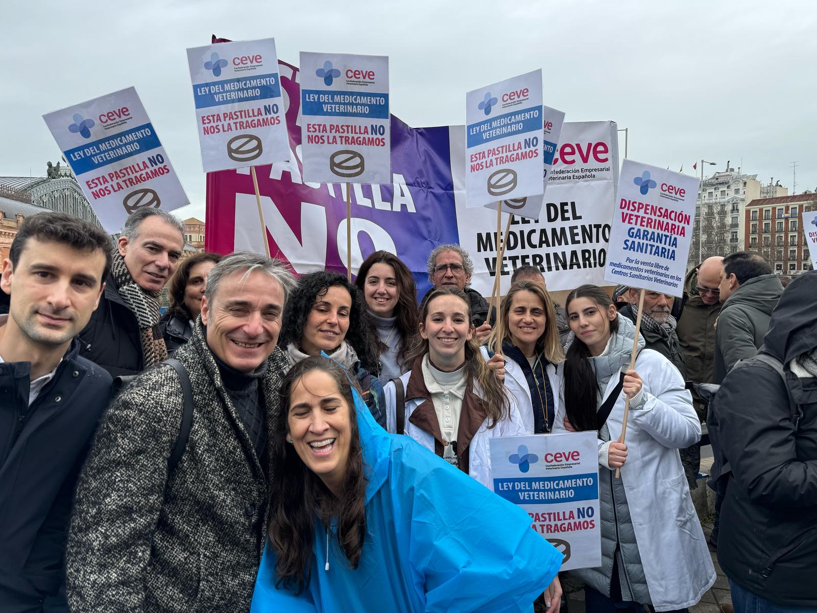 Veterinarios de León en la protesta celebrada hace dos semanas en Madrid. | L.N.C.