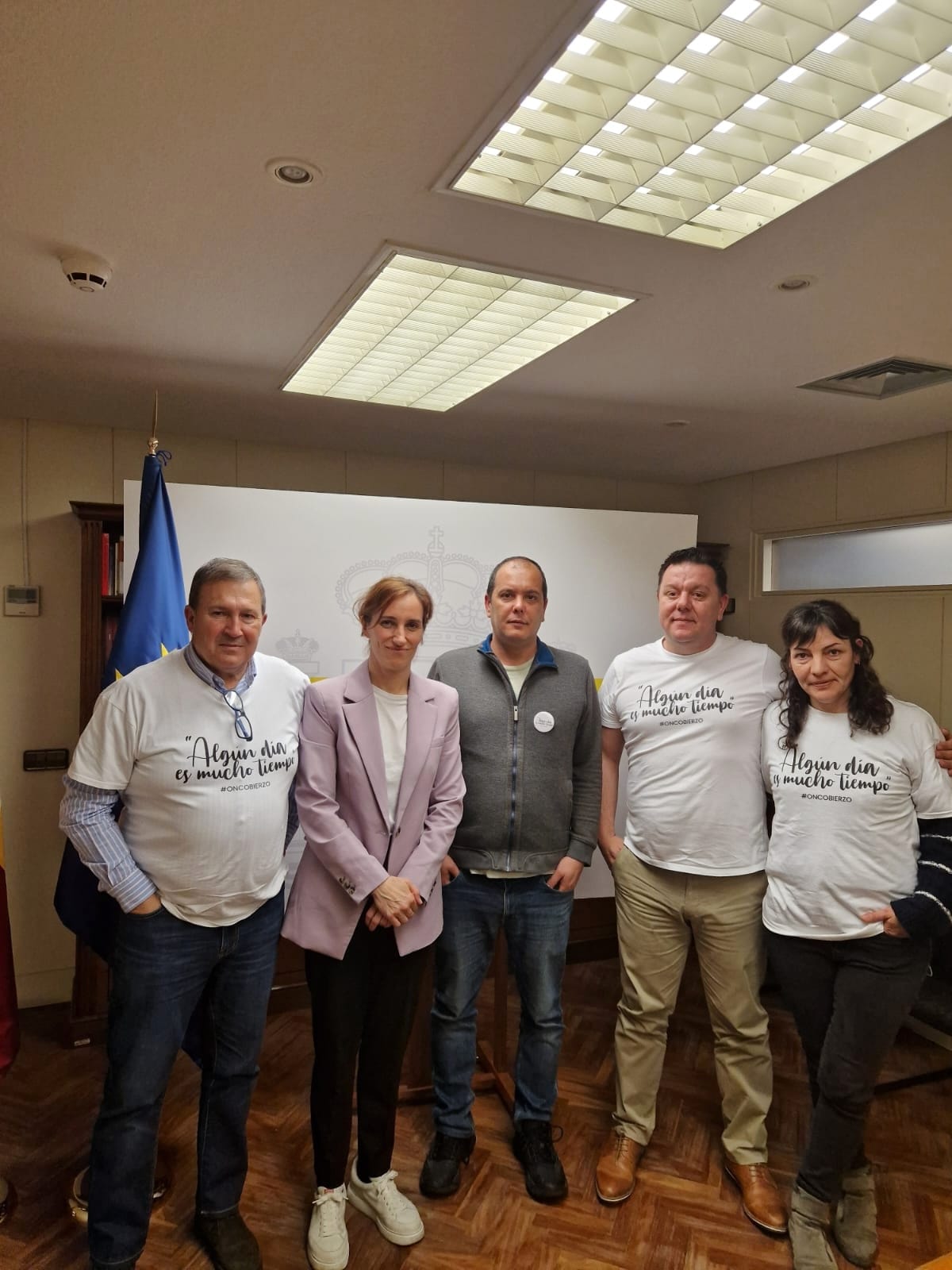 Oncobierzo con la ministra de Sanidad en Madrid.