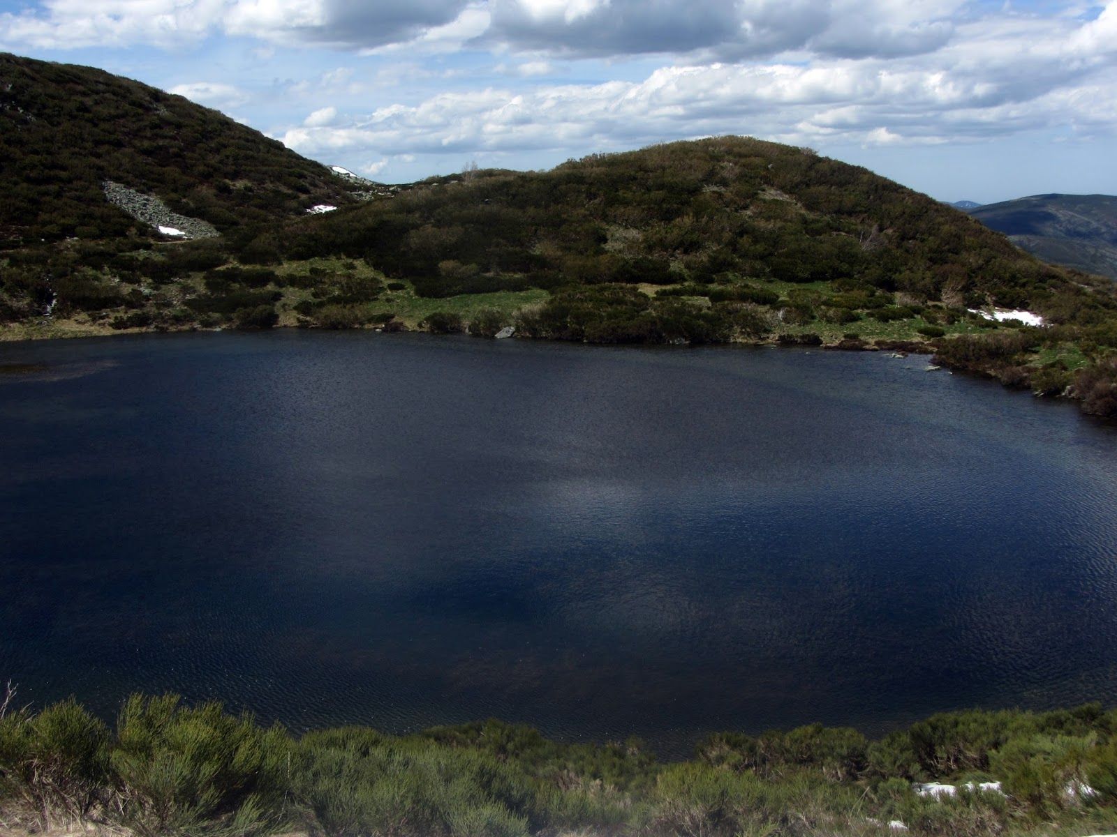 Lagos de  ‘Arcos del Agua’, donde hicieron las captaciones para la minería romana.