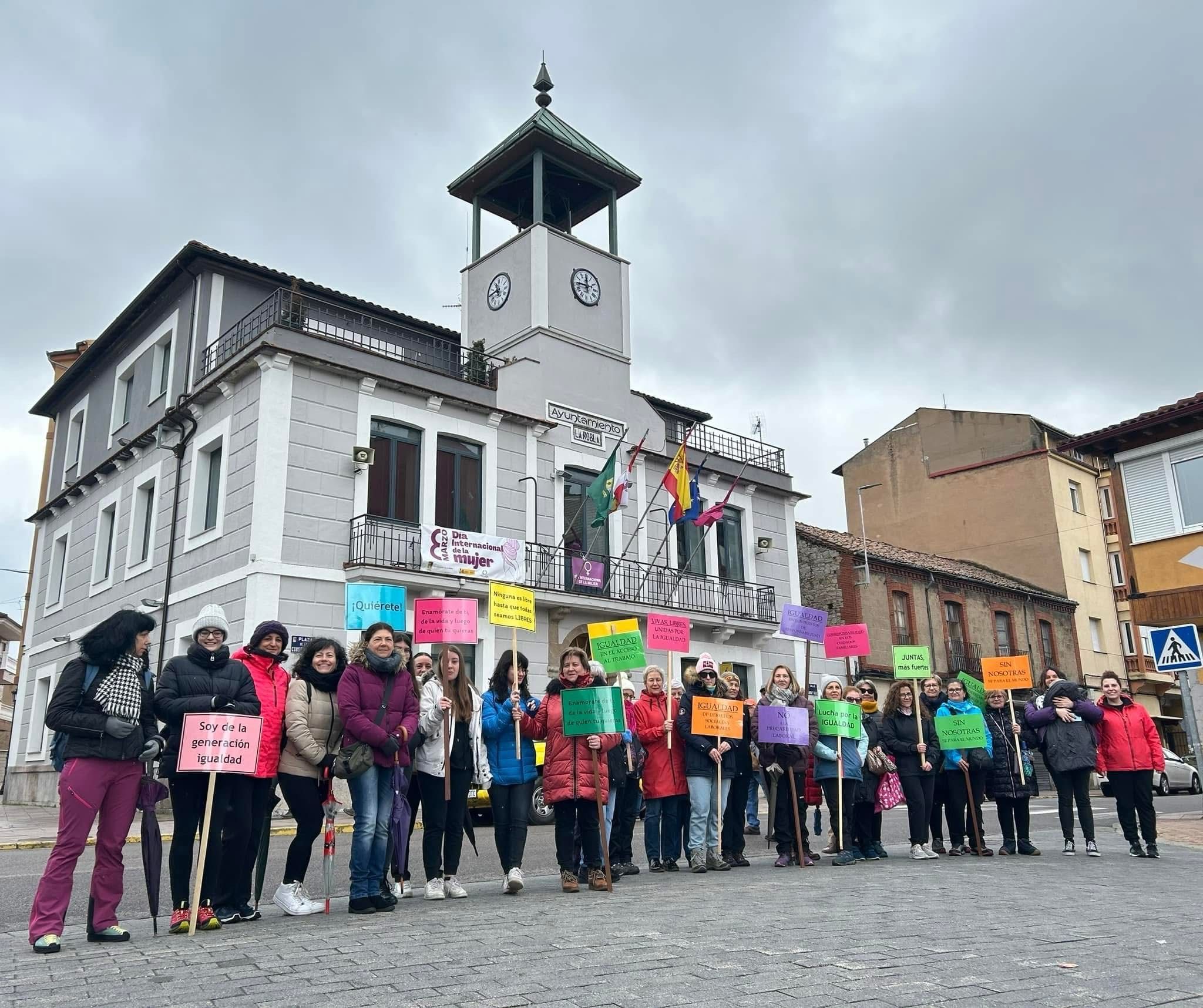 El sábado habrá marcha reivindicativa y el concierto de mujeres roblanas. 