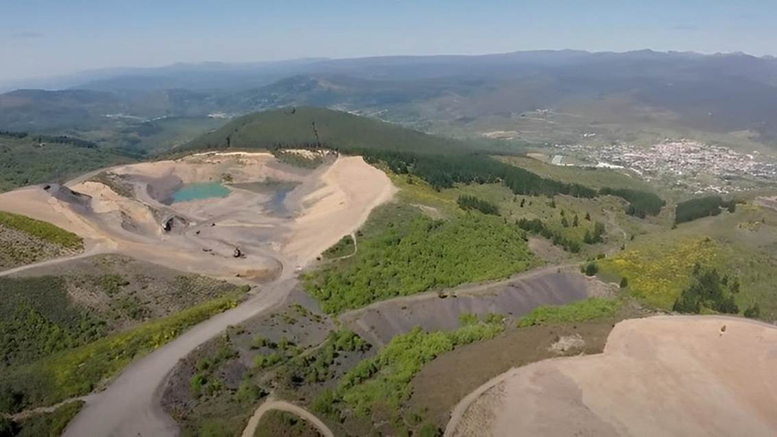 La planta fotovoltaica se instalará sobre la antigua mina a cielo abierto.