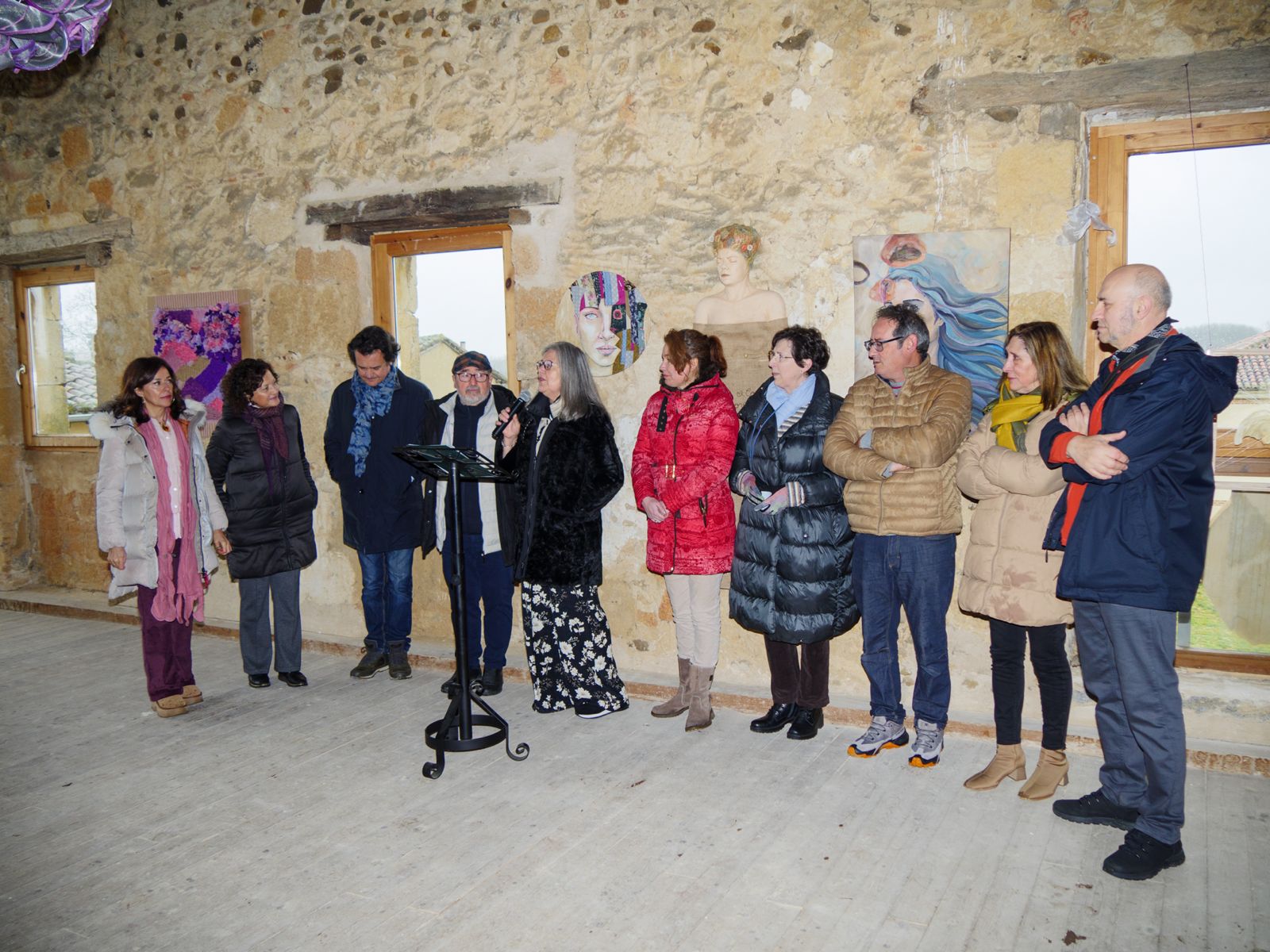 Una imagen de la inauguración de la exposición, celebrada este sábado en el Monasterio de Sandoval. | VICENTE GARCÍA