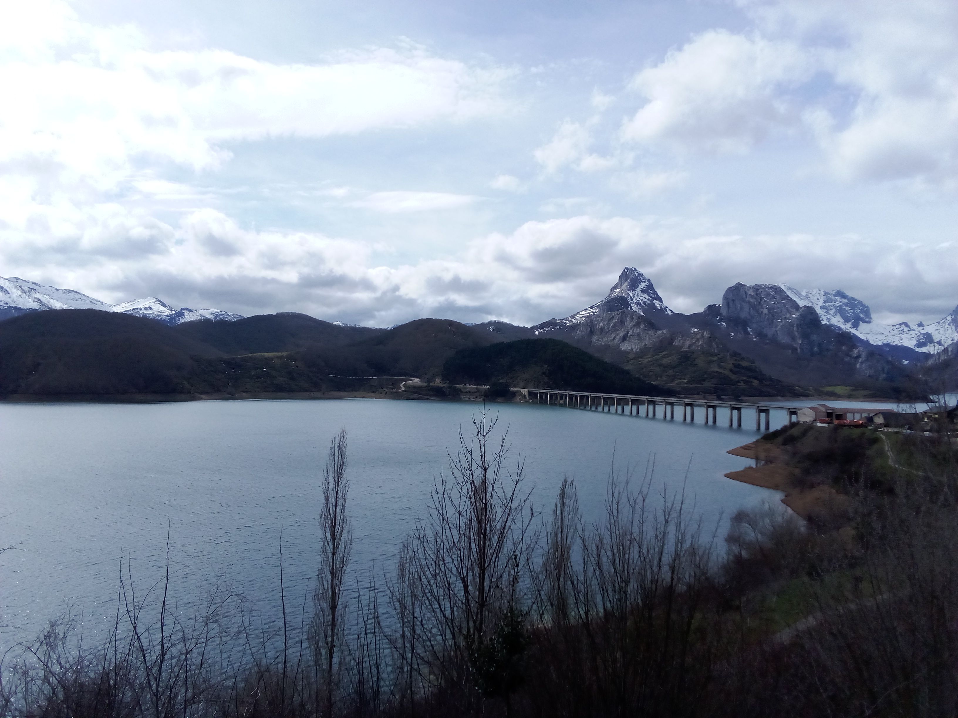 Vista del embalse de Riaño en una imagen de archivo. |E. NIÑO