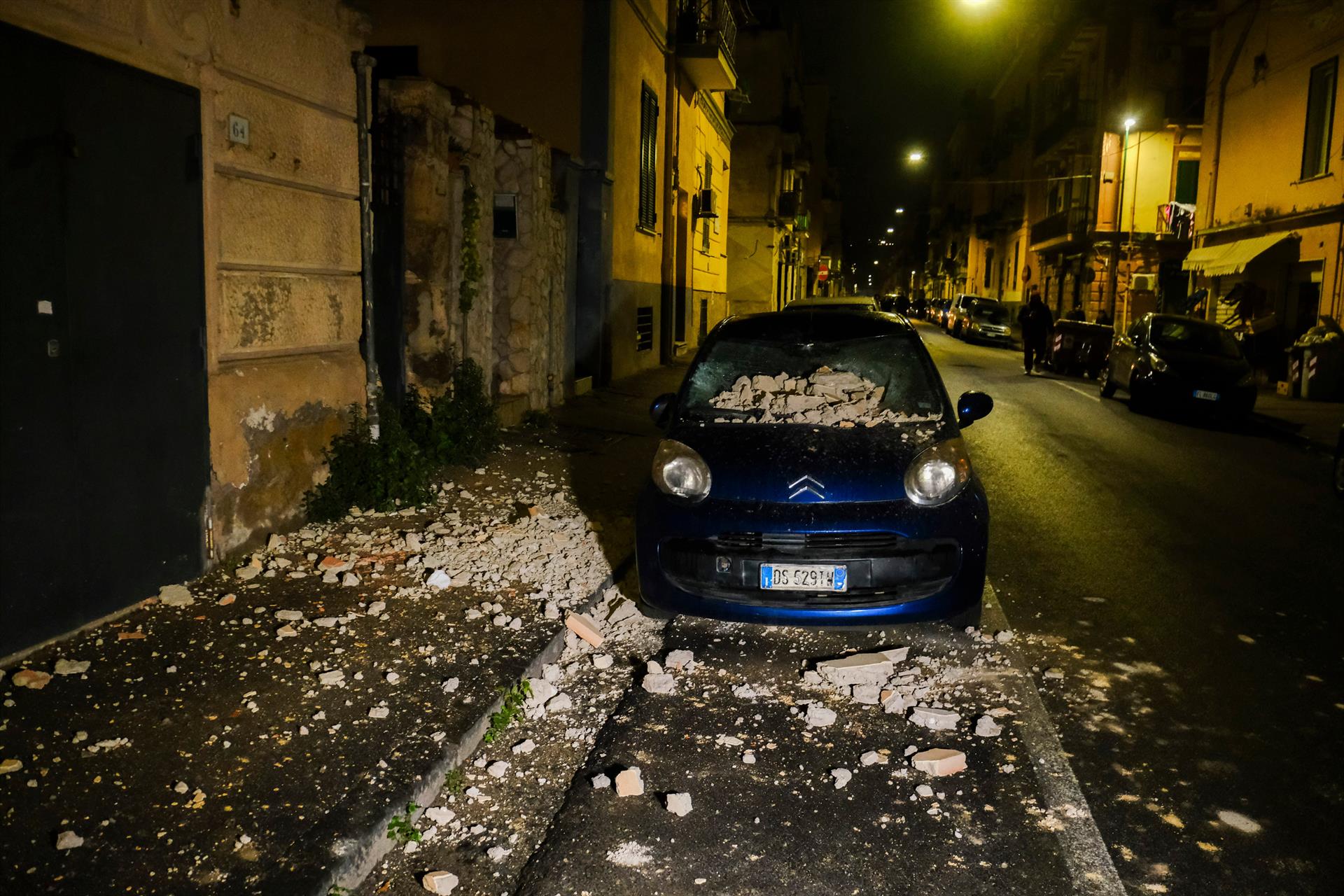 Uno de los daños causados por el terremoto en Nápoles. | EP