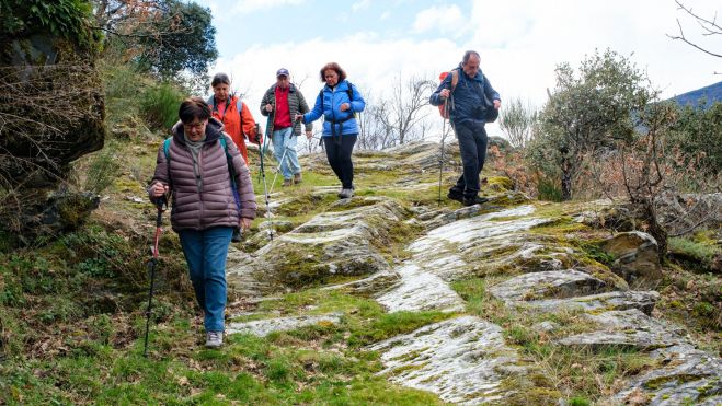 Bajada por las lajas al canal. | VICENTE GARCÍA