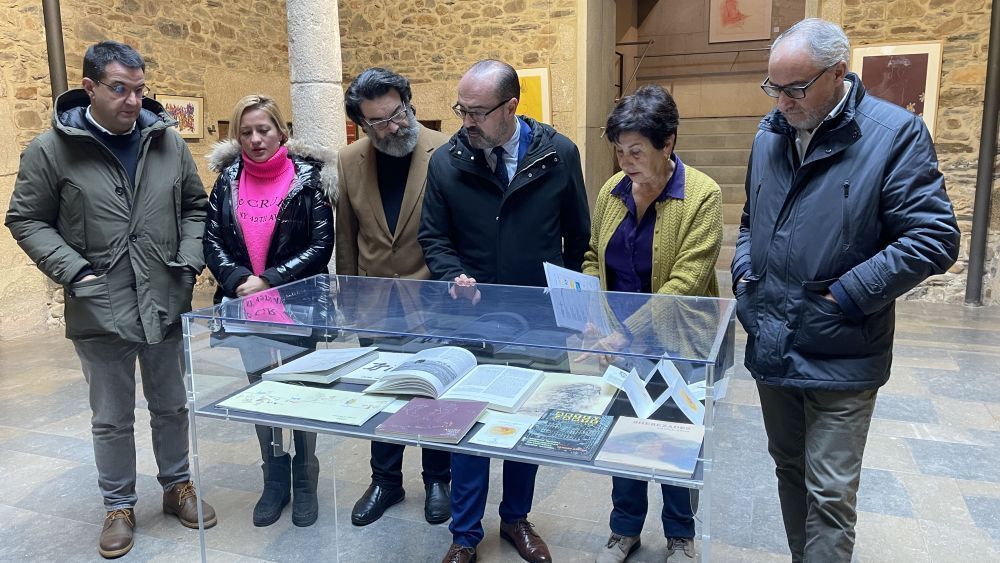 Exposición de obras de Amable Arias en el Museo del Bierzo. | JAVIER FERNÁNDEZ