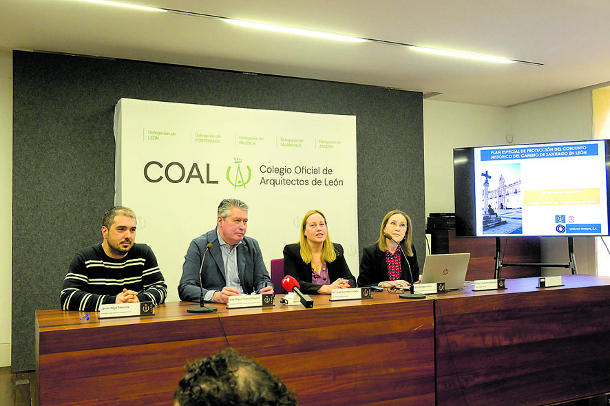 Un instante de la presentación en la sede del Colegio de Arquitectos de León. | MAURICIO PEÑA