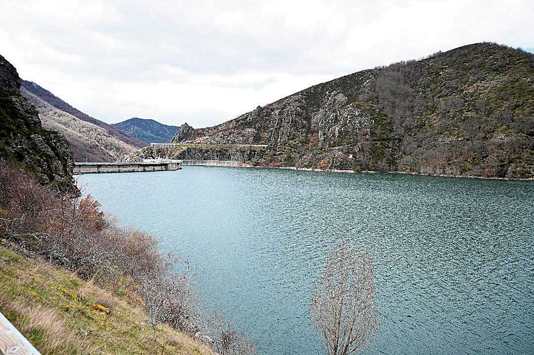 Fotografía del pantano de Riaño el pasado fin de semana. | SAÚL ARÉN