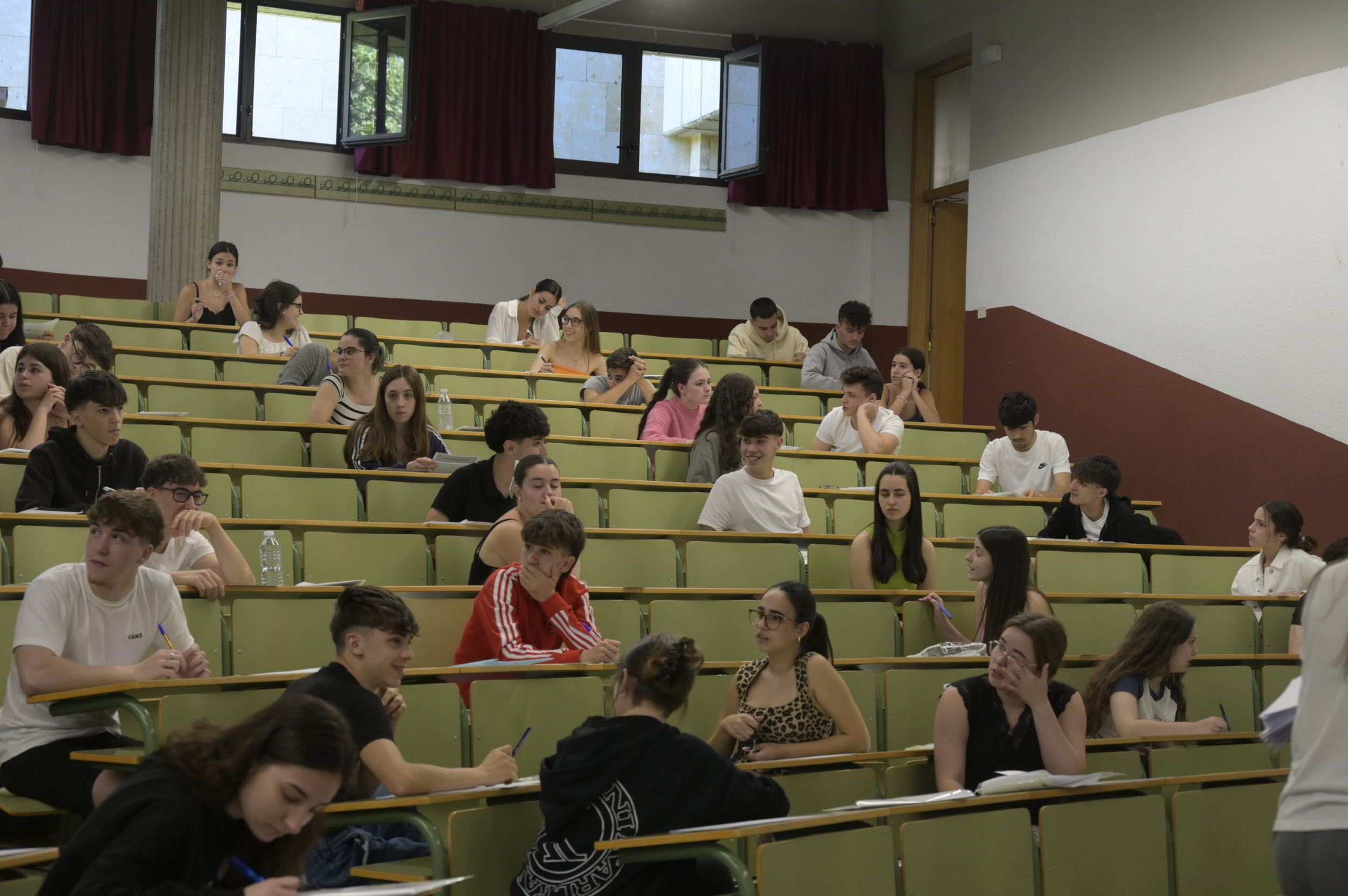 Imagen de archivo de alumnos leoneses en pruebas de 'Selectividad'. | MAURICIO PEÑA