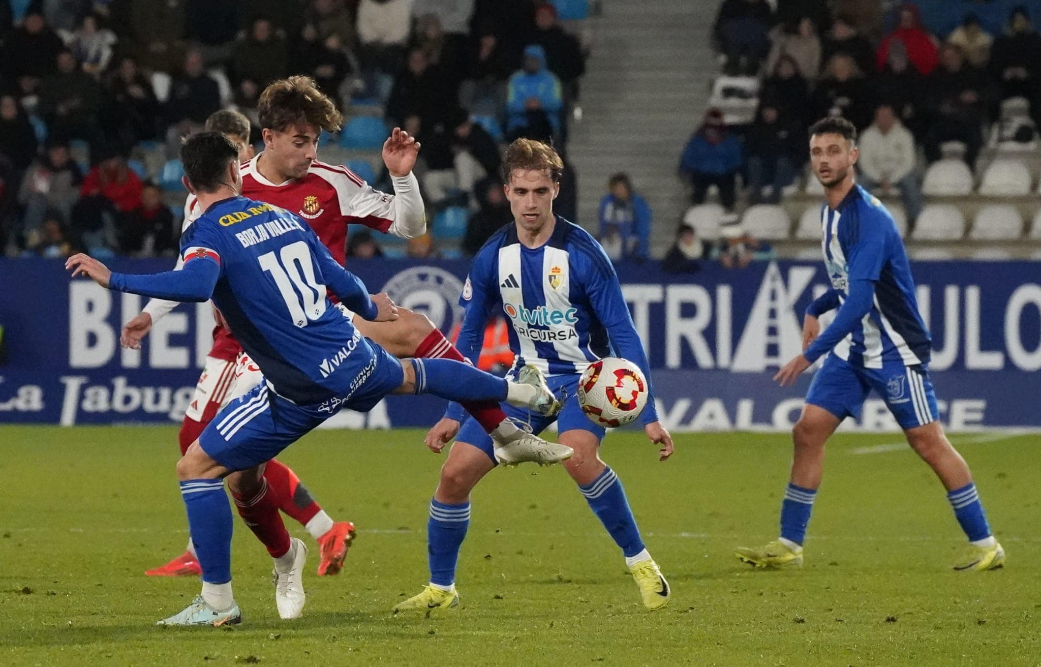 La Ponferradina abrirá el primero de los dos partidos a las 12h ante el Nástic. SDP