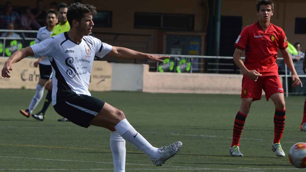 Jorge Cano, durante un partido con el Llosetense. | FUTBOLBALEAR.ES