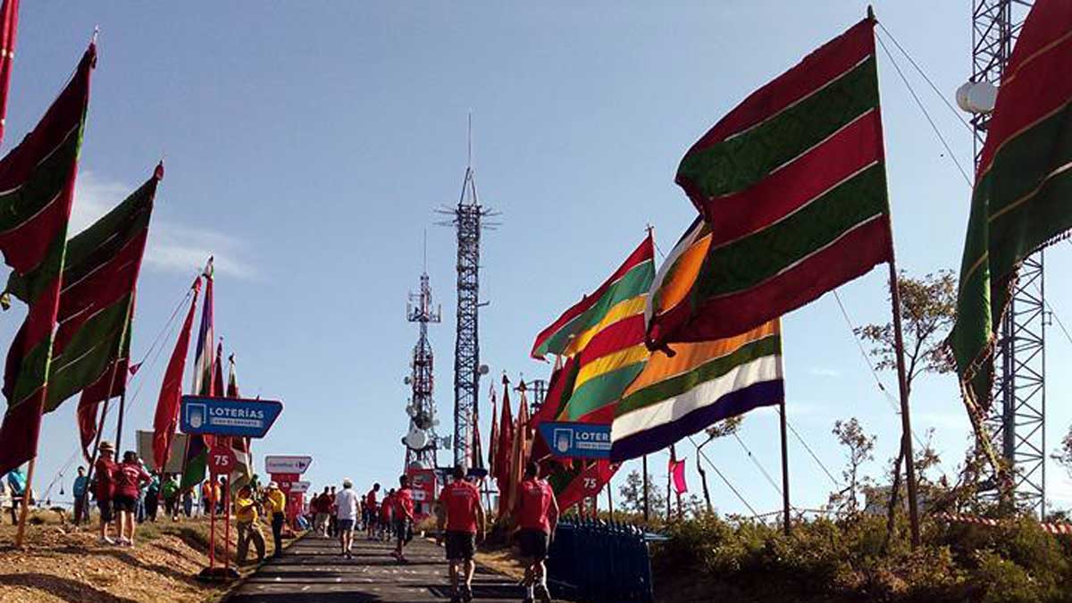 El pendón de Santa María del Páramo será el anfitrión este domingo.