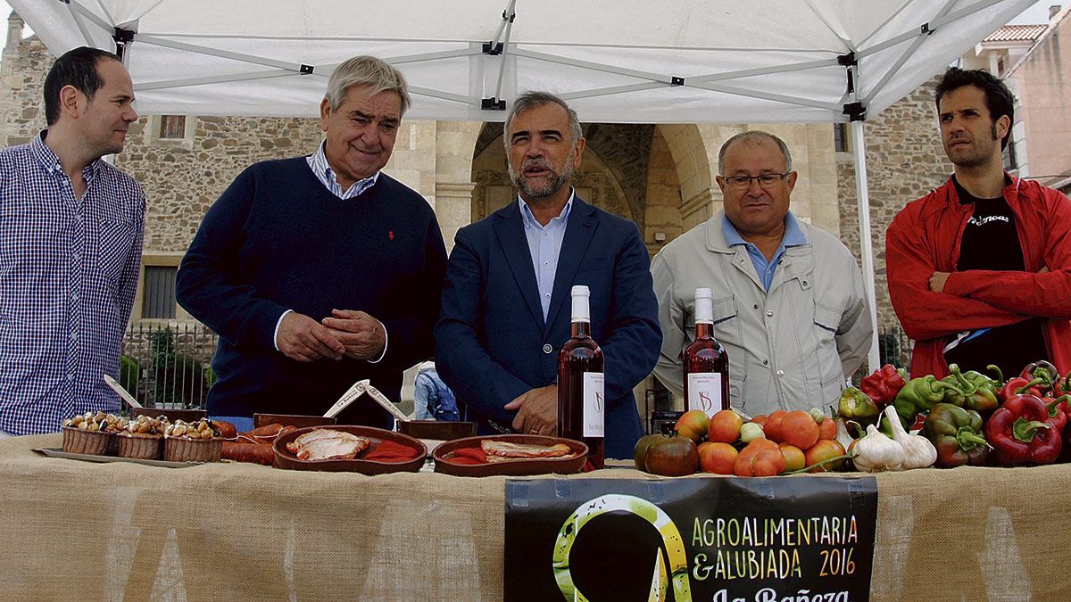 Un momento de la presentación de la Alubiada 2016, este miércoles en La Plaza Mayor. | ABAJO