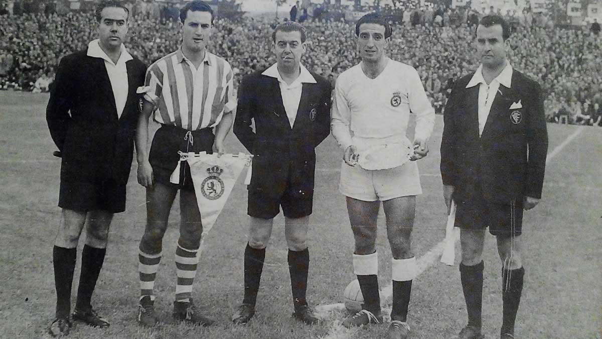 Miche, capitán culturalista, con un mito, Piru Gainza, capitán del Athletic.