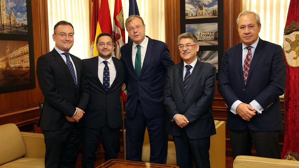 Fernando Salguero, Manuel Ángel Fernández, Antonio Silván, Julio Arredondo y José Antonio González. | L.N.C.