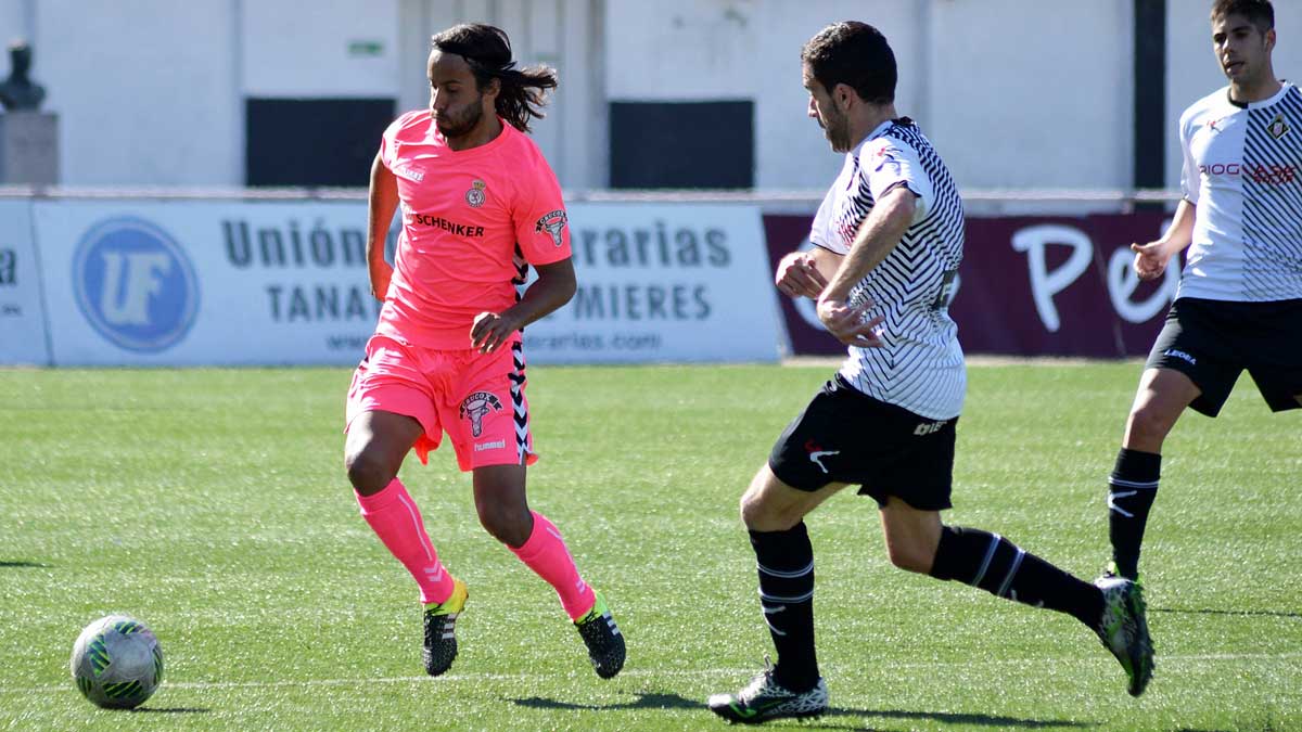 Mario Ortiz, durante el partido ante el Lealtad. | CAROLINA FELIPE