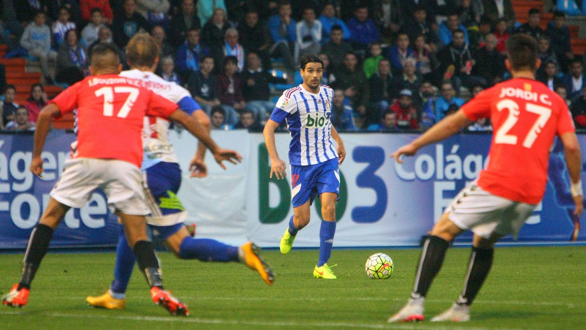 Andy roba un balón en el partido de ida | CÉSAR SÁNCHEZ