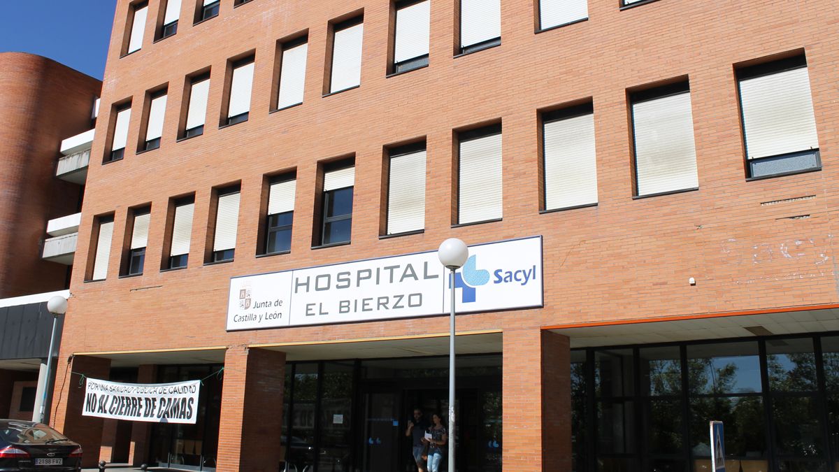 Fachada del hospital del Bierzo. :: L.N.C.