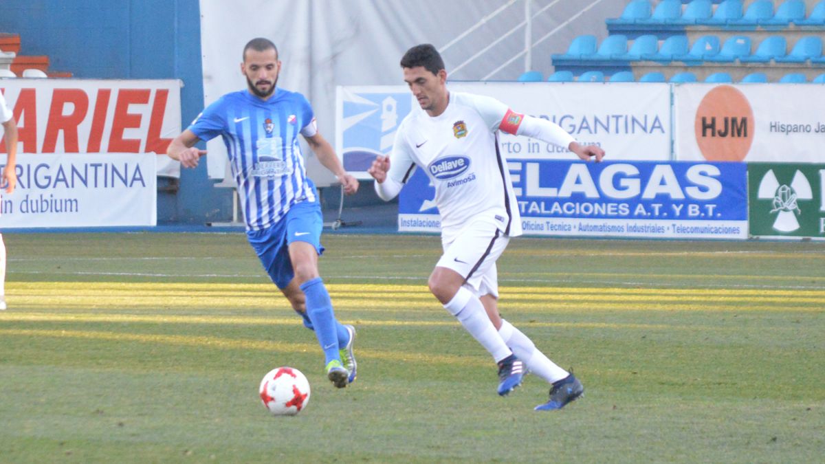 Yuri, que se queda fuera de la lista por decisión técnica, en el partido ante el Fuenlabrada de la primera vuelta. | A. CARDENAL