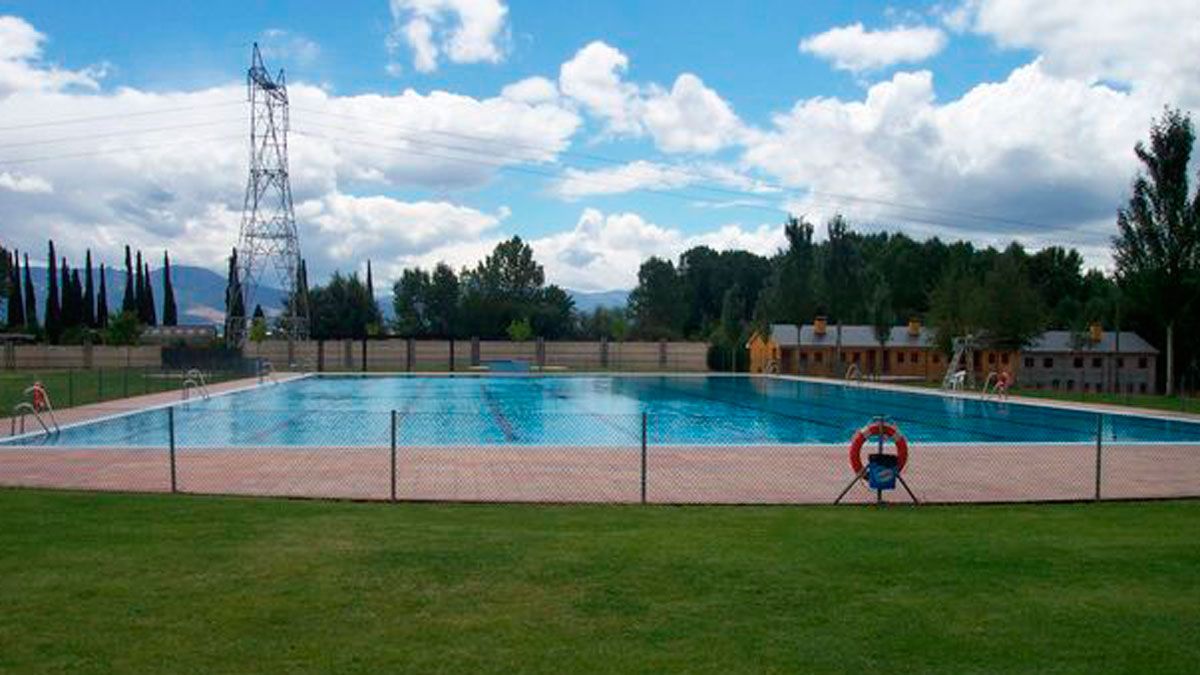 Imagen de las piscinas de Cacabelos.