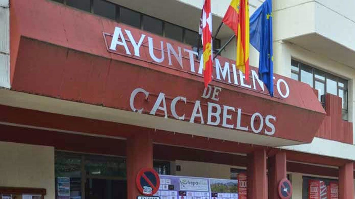 Ayuntamiento de Cacabelos. | L. N. C.