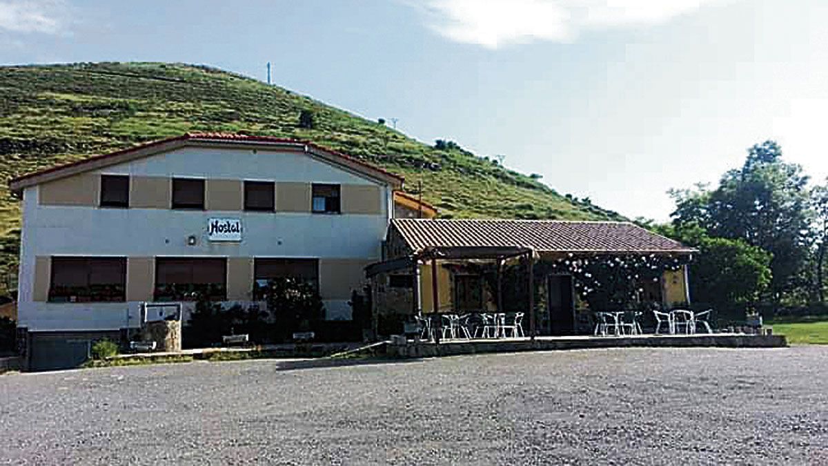 Vista de la fachada del Hostal Rural La Collada de Aralla. | L.N.C.